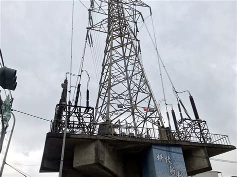 高壓電塔高度 2017年11月9日